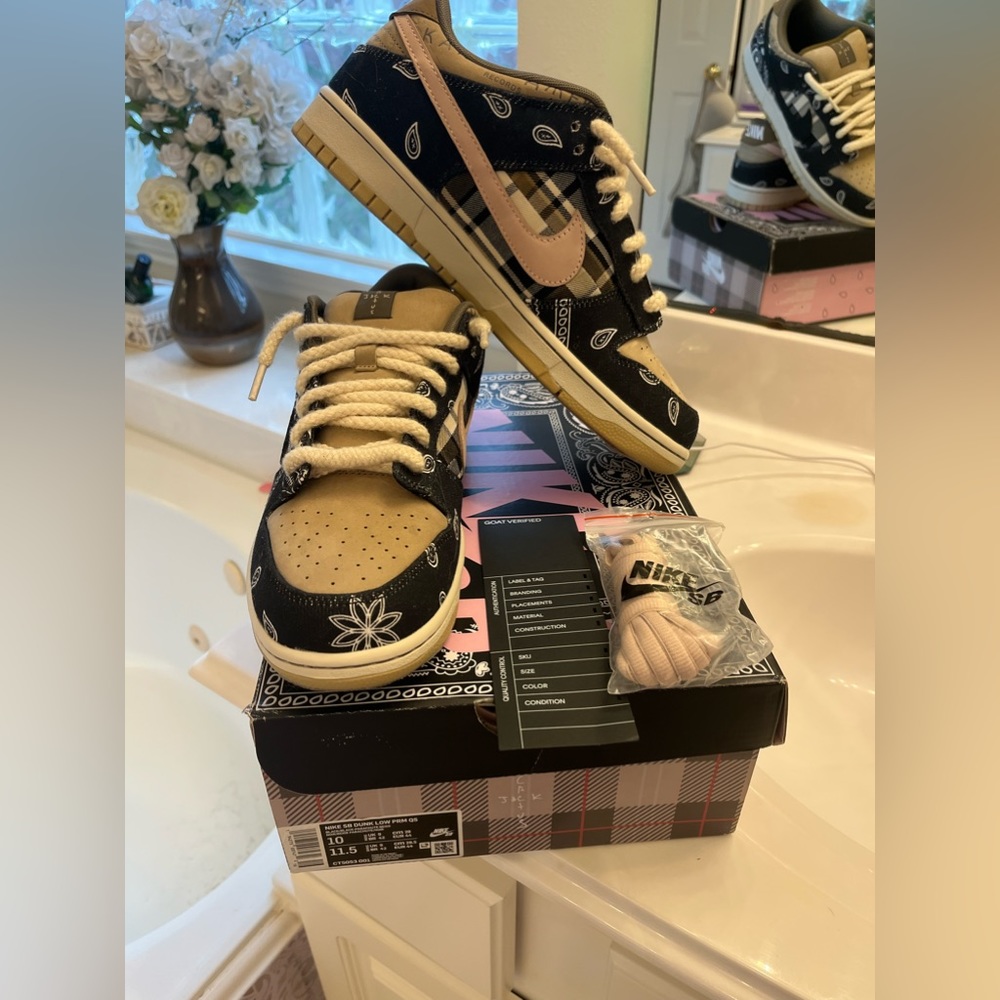 Nike Cactus Jack low dunk. 10. Worn once! With box